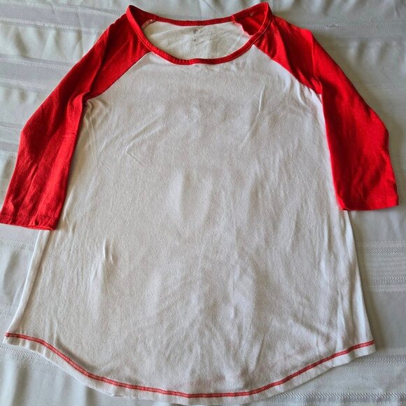 Size Medium So White W/Red Sleeves 3/4 Sleeve Baseball Style Top - Picture 1 of 8